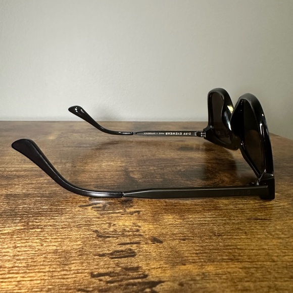 Diff Eyewear Black Sunglasses with Case - Picture 11 of 12